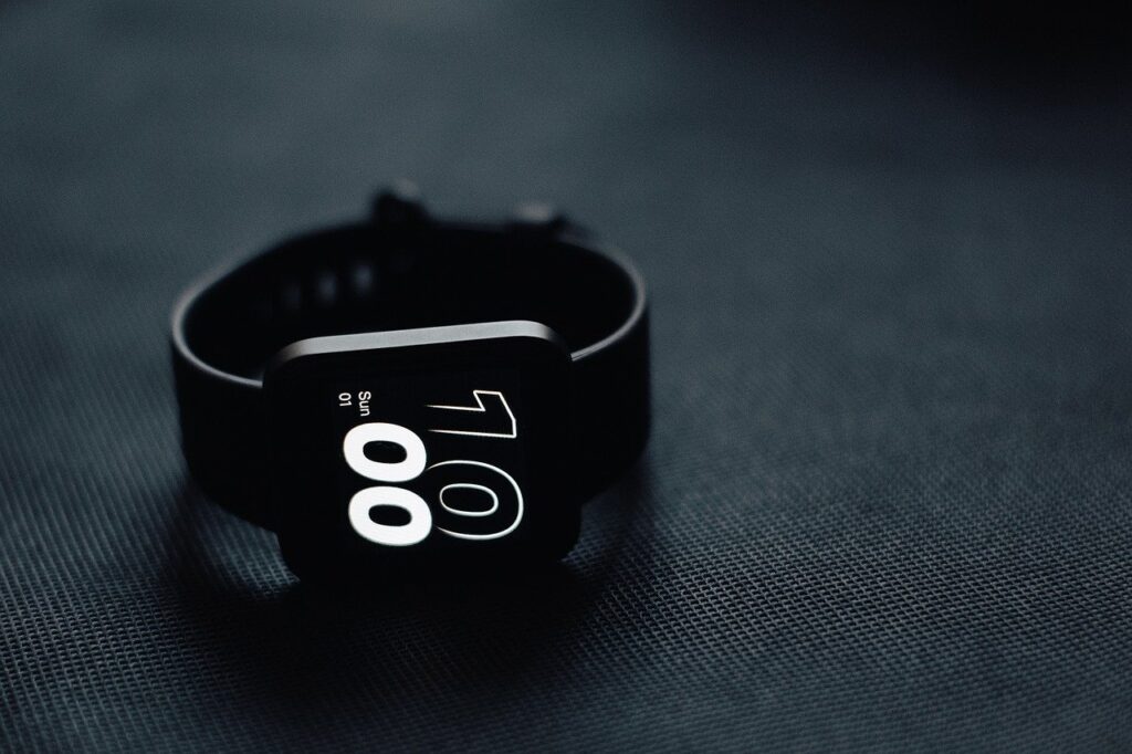Smartwatch Buying Guide with Features to Look For